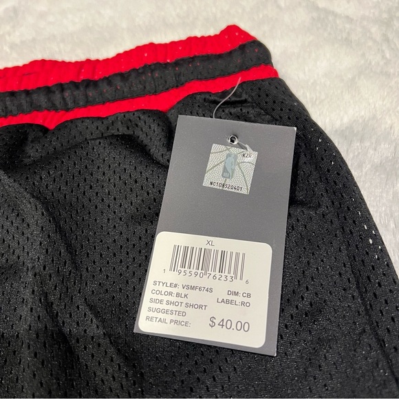 Men's Ultra Game NBA Chicago Bulls Shorts Black Red Size Medium, Large, and XL - Picture 7 of 7